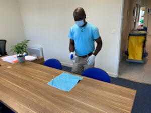 Formation CQP Agent de Service Confirmé 3 Photo proprete